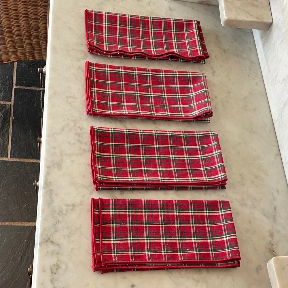 LONGABERGER Red and Green Plaid Tidings Table Linen Set Placemats Napkins 4 Each